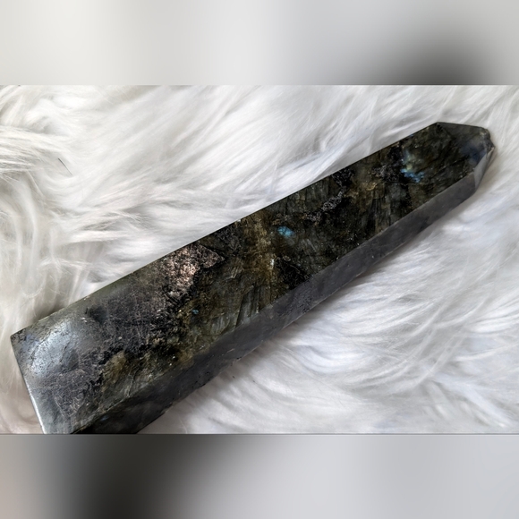 Labradorite Flash Crystal Tower (chipped tip) - Picture 12 of 16